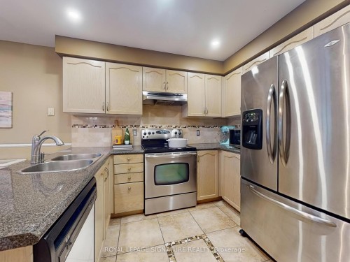 1070 Summitview Crescent, Oshawa, ON - Indoor Photo Showing Kitchen With Stainless Steel Kitchen With Double Sink