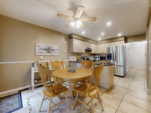 1070 Summitview Crescent, Oshawa, ON - Indoor Photo Showing Dining Room