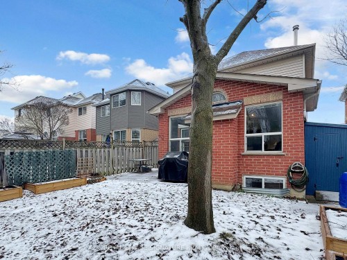 1070 Summitview Crescent, Oshawa, ON - Outdoor