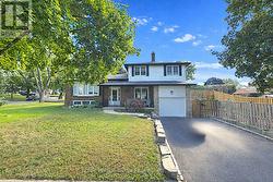 489 CRESTWOOD DRIVE Oshawa (O'Neill), ON L1G 2R4