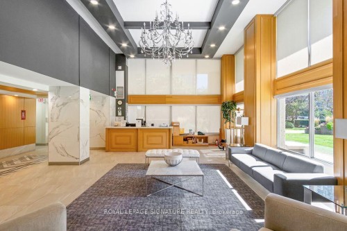1407-3590 Kaneff Crescent, Mississauga, ON - Indoor Photo Showing Other Room