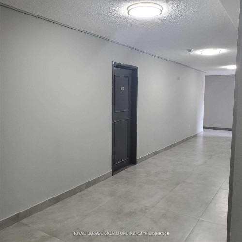 1407-3590 Kaneff Crescent, Mississauga, ON - Indoor Photo Showing Other Room