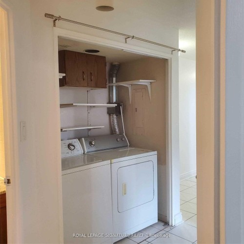 1407-3590 Kaneff Crescent, Mississauga, ON - Indoor Photo Showing Laundry Room