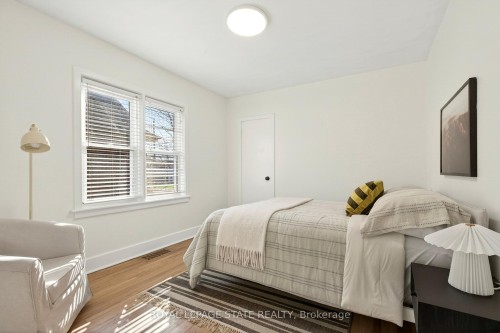 33 East 34Th Street, Hamilton, ON - Indoor Photo Showing Bedroom