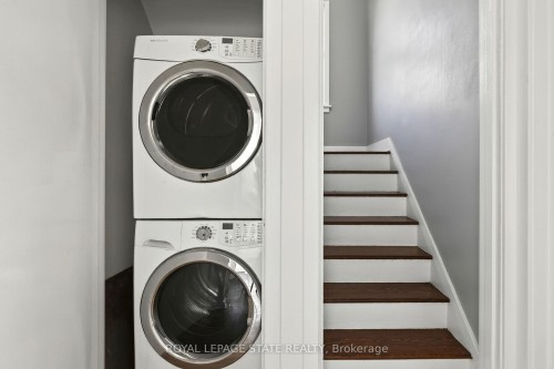 33 East 34Th Street, Hamilton, ON - Indoor Photo Showing Laundry Room
