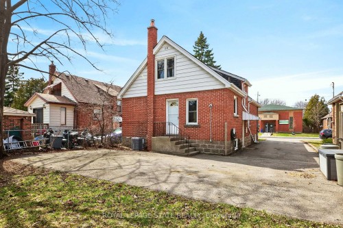 33 East 34Th Street, Hamilton, ON - Outdoor With Exterior