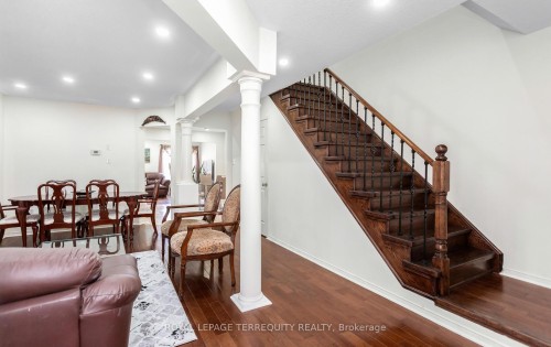 490 Orange Walk Crescent, Mississauga, ON 