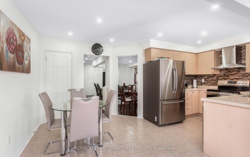 490 Orange Walk Crescent, Mississauga, ON 