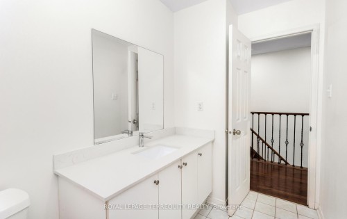 490 Orange Walk Crescent, Mississauga, ON 