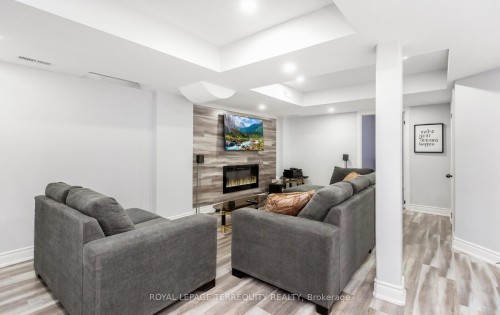 490 Orange Walk Crescent, Mississauga, ON 