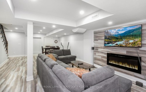 490 Orange Walk Crescent, Mississauga, ON 