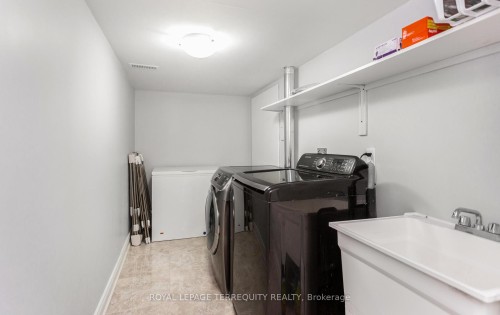 490 Orange Walk Crescent, Mississauga, ON 