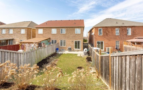 490 Orange Walk Crescent, Mississauga, ON 