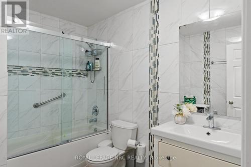 B - 393 Glendale Avenue, St. Catharines (Secord Woods), ON - Indoor Photo Showing Bathroom