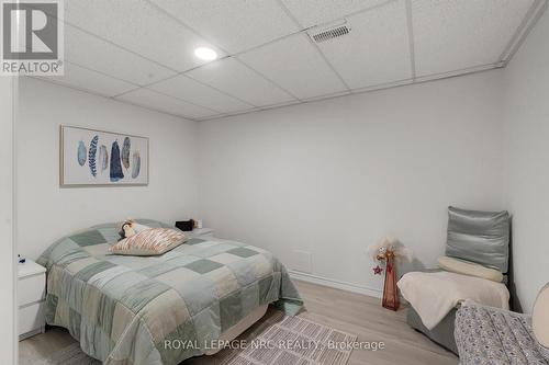 B - 393 Glendale Avenue, St. Catharines (Secord Woods), ON - Indoor Photo Showing Bedroom