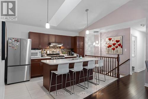 B - 393 Glendale Avenue, St. Catharines (Secord Woods), ON - Indoor Photo Showing Kitchen With Upgraded Kitchen