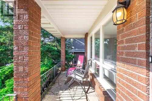 1431 Harmsworth Square, Oakville, ON - Outdoor With Exterior