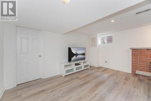 1431 Harmsworth Square, Oakville, ON - Indoor