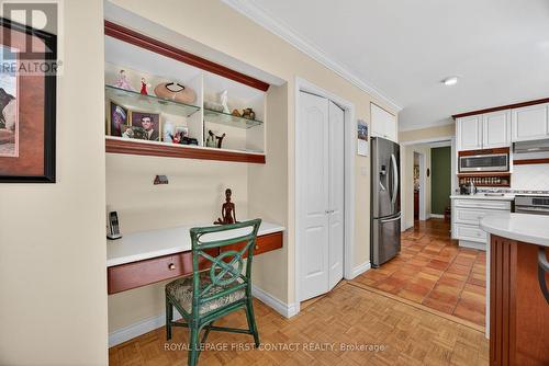 7 Maplecrest Road, Springwater, ON - Indoor Photo Showing Other Room