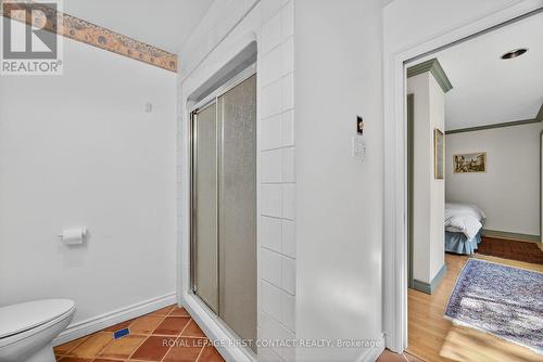 7 Maplecrest Road, Springwater, ON - Indoor Photo Showing Bathroom