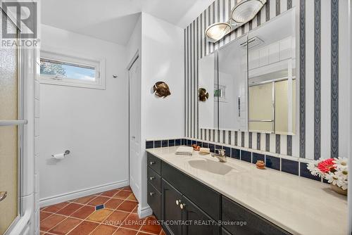 7 Maplecrest Road, Springwater, ON - Indoor Photo Showing Bathroom