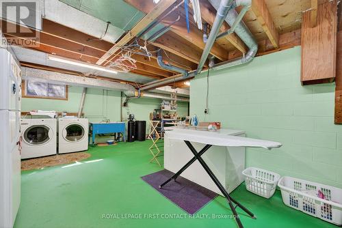 7 Maplecrest Road, Springwater, ON - Indoor Photo Showing Laundry Room