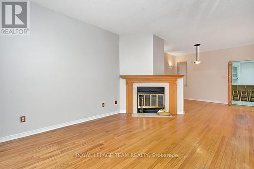 121 Elm Street, Ottawa, ON - Indoor Photo Showing Living Room With Fireplace