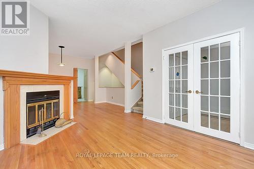 121 Elm Street, Ottawa, ON - Indoor Photo Showing Living Room With Fireplace