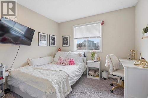 18 Chapman Court, London North (North I), ON - Indoor Photo Showing Bedroom