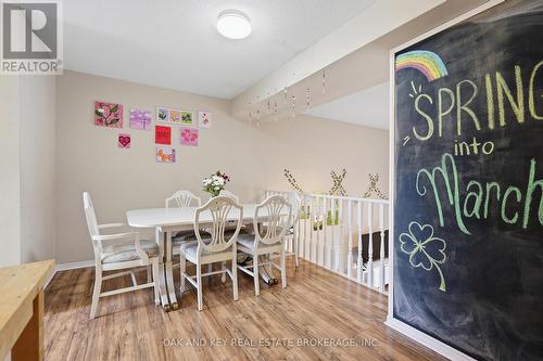 18 Chapman Court, London North (North I), ON - Indoor Photo Showing Dining Room