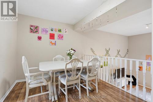 18 Chapman Court, London North (North I), ON - Indoor Photo Showing Dining Room