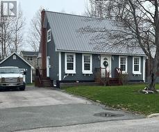 14 Hawker Crescent Gander, NL A1V 1G7
