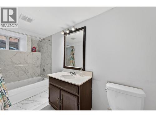 934 Westminster Avenue, Kamloops, BC - Indoor Photo Showing Bathroom