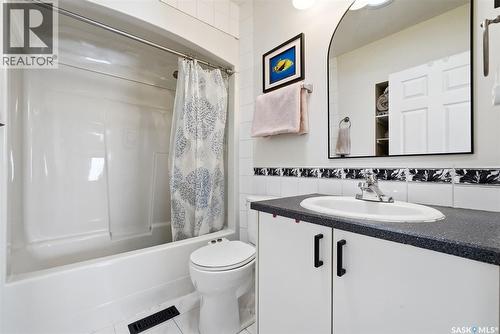 2075 Pasqua Street, Regina, SK - Indoor Photo Showing Bathroom