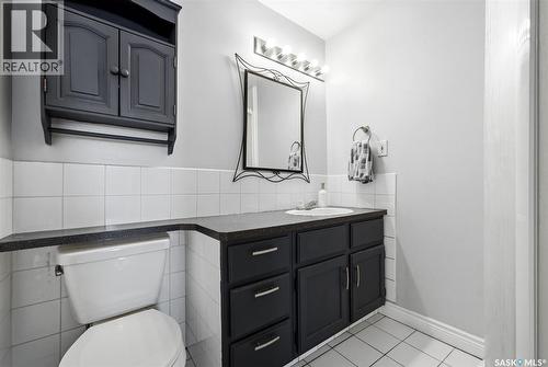 2075 Pasqua Street, Regina, SK - Indoor Photo Showing Bathroom