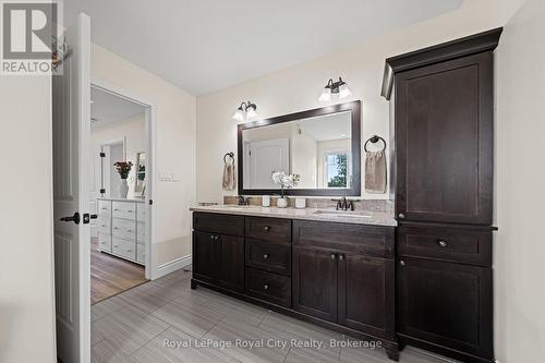 5 pc Ensuite Bathroom - 103 Marshall Heights Road, West Grey, ON - Indoor Photo Showing Bathroom
