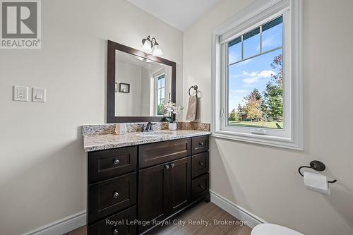 3 pc Main Bathroom - 103 Marshall Heights Road, West Grey, ON - Indoor Photo Showing Bathroom