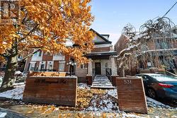 2 - 531 RUNNYMEDE ROAD Toronto, ON M6S 2Z8