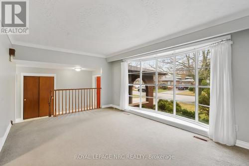 Panoramic picture window - 64 Adel Drive, St. Catharines (Carlton/Bunting), ON - Indoor Photo Showing Other Room
