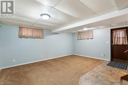 Recreation/games room with separate entrance - 