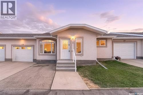 3 212 Mulberry LANE  Moose Jaw, SK S6J 1N4