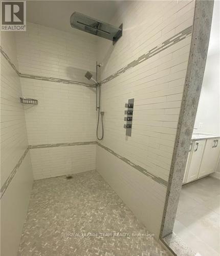 289 Kirchoffer Avenue, Ottawa, ON - Indoor Photo Showing Garage