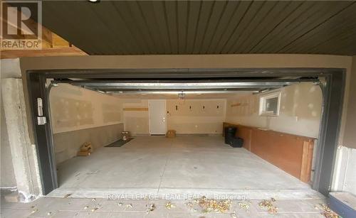 289 Kirchoffer Avenue, Ottawa, ON - Indoor Photo Showing Garage