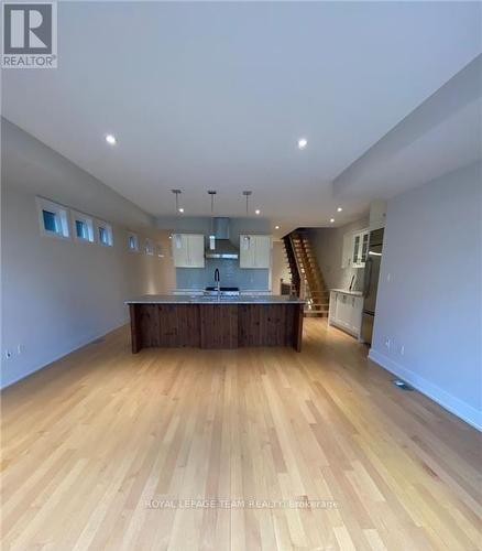 289 Kirchoffer Avenue, Ottawa, ON - Indoor