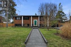 13 UPPER CANADA DRIVE Niagara-On-The-Lake (Town), ON L0S 1J0