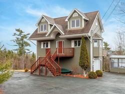 31 Limestone Avenue Fall River, NS B2T 1N6