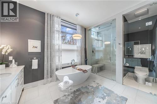 238 Hart Avenue, Burlington, ON - Indoor Photo Showing Bathroom