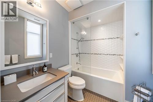 238 Hart Avenue, Burlington, ON - Indoor Photo Showing Bathroom