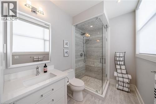 238 Hart Avenue, Burlington, ON - Indoor Photo Showing Bathroom