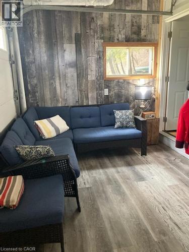 37C Cedar Drive, Turkey Point, ON - Indoor Photo Showing Living Room